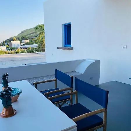 Casa Avocado - In The Center, With A View And Quiet Feriehus Stromboli